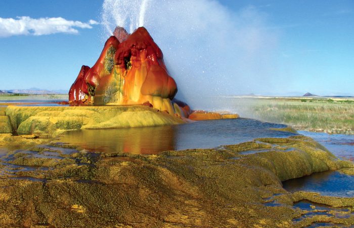 Fly_geyser